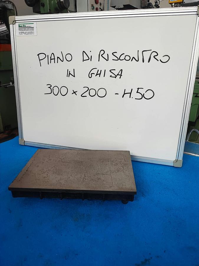 Usato Piano di riscontro 300x200 mm in ghisa per tracciatura e controllo dei pezzi