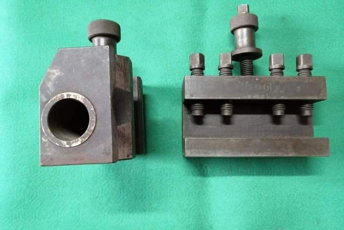 Usato Cartelle porta utensili TIPO D per tornio