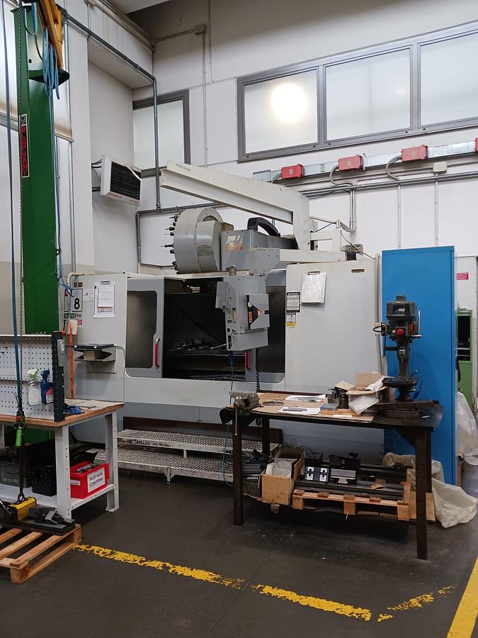 Usato Centro di lavoro verticale HAAS VF5XT | 1524x660x635