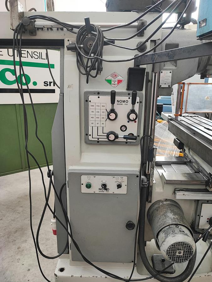 Usato Fresatrice universale verticale ARNO NOMO F20 | 900x300x400 | Visualizzata