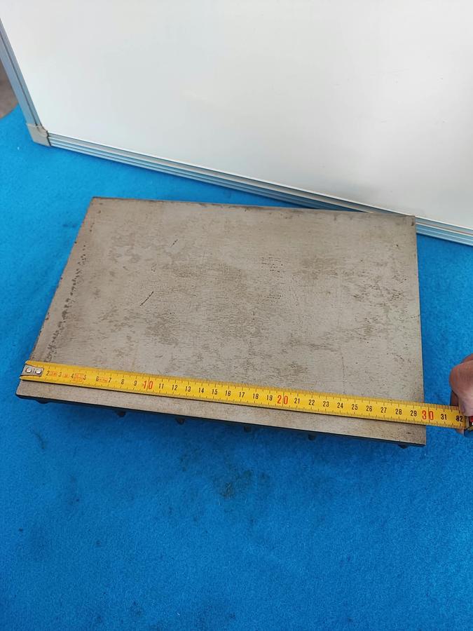 Usato Piano di riscontro 300x200 mm in ghisa per tracciatura e controllo dei pezzi