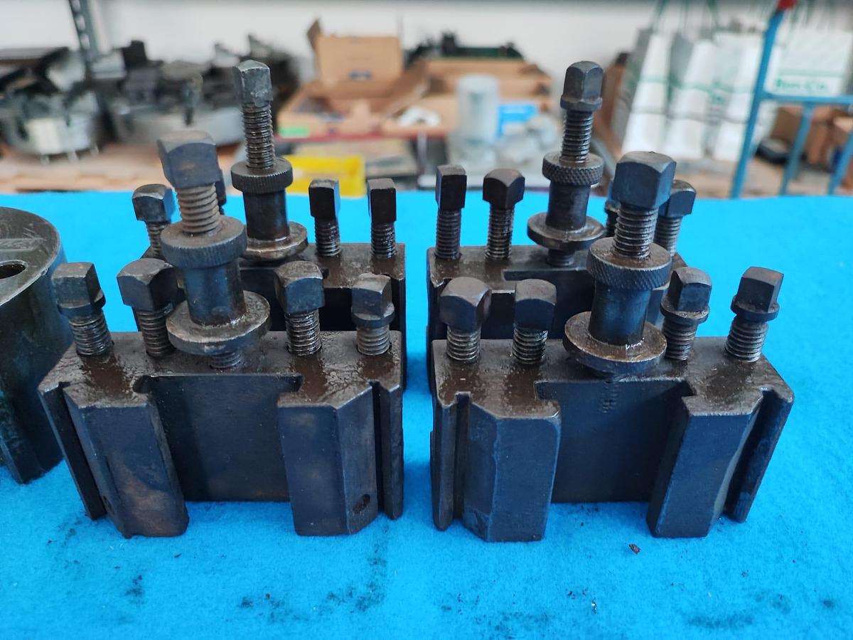 Usato GFB torretta singola tipo A completa di 4 cartelle porta utensili, quadro da 20