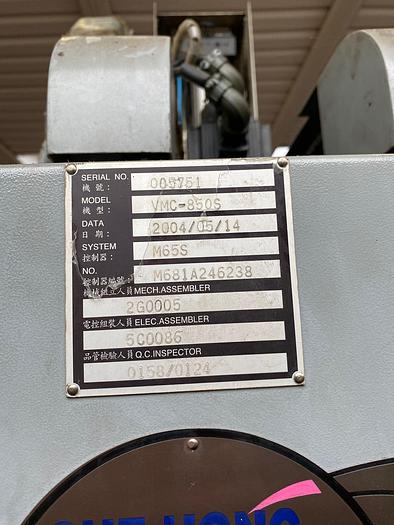 Usato Centro di lavoro verticale SHE HONG VMC 850S