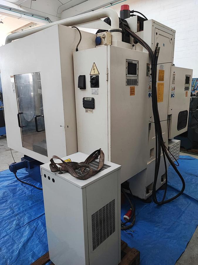Usato Centro di lavoro verticale DART VMC 800 | 800x500x450 | CNC Fanuc