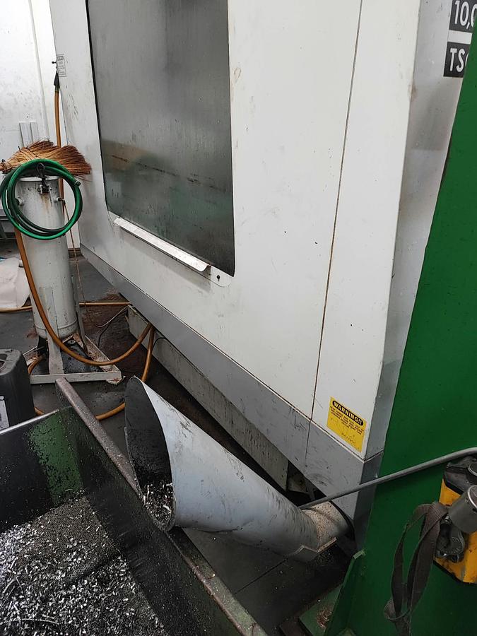 Usato Centro di lavoro con 4/5° asse HAAS VF-8B/40HE | 1626x1016x762