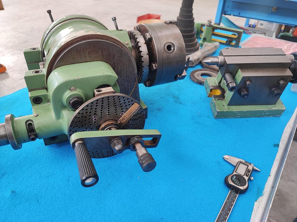 Usato OMBR 150-160 divisore universale con mandrino d.200 mm e contropunta