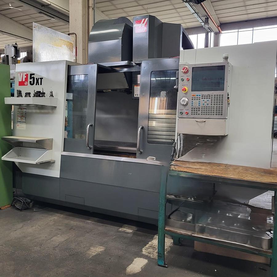 Usato Centro di lavoro verticale HAAS VF5XT | 1524x660x635