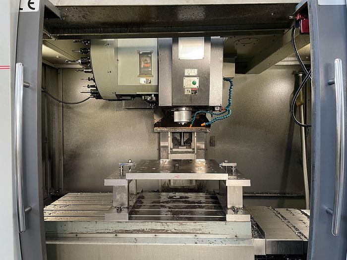 Usato Centro di lavoro verticale COMU CLV 1400