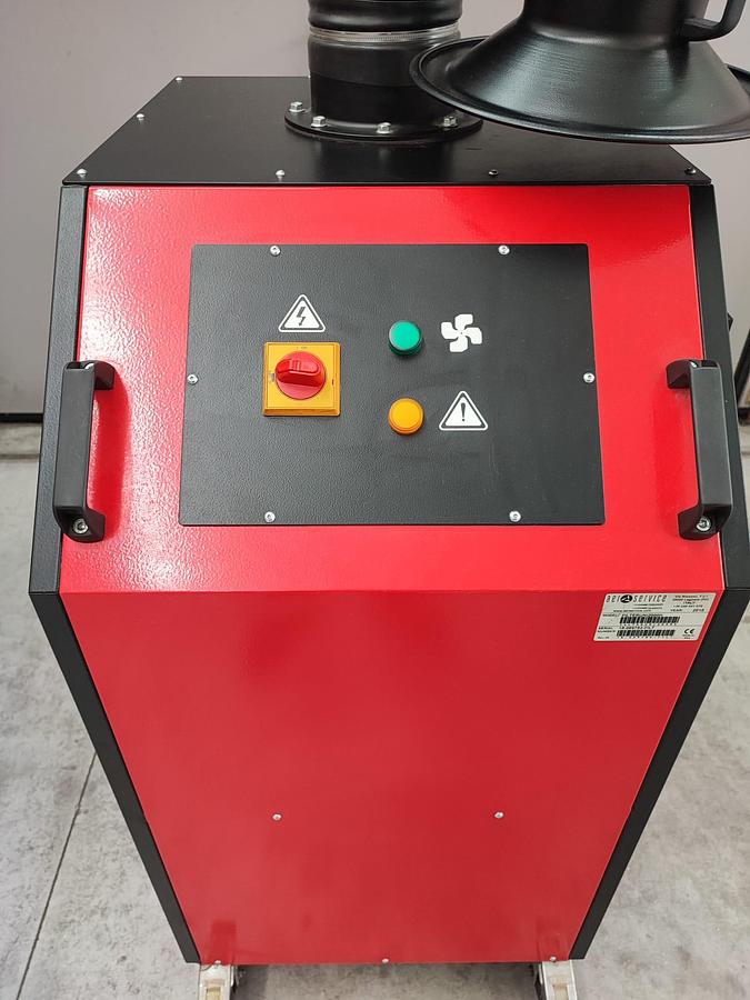 Usato Aspiratore carrellato per fumi di saldatura AEROSERVICE UNIFILTER 2.0 con braccio articolato da 2 metri