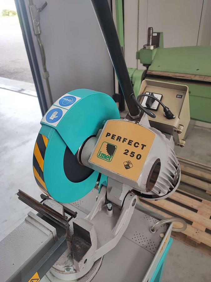 Usato Segatrice a disco manuale IMET PERFECT 250