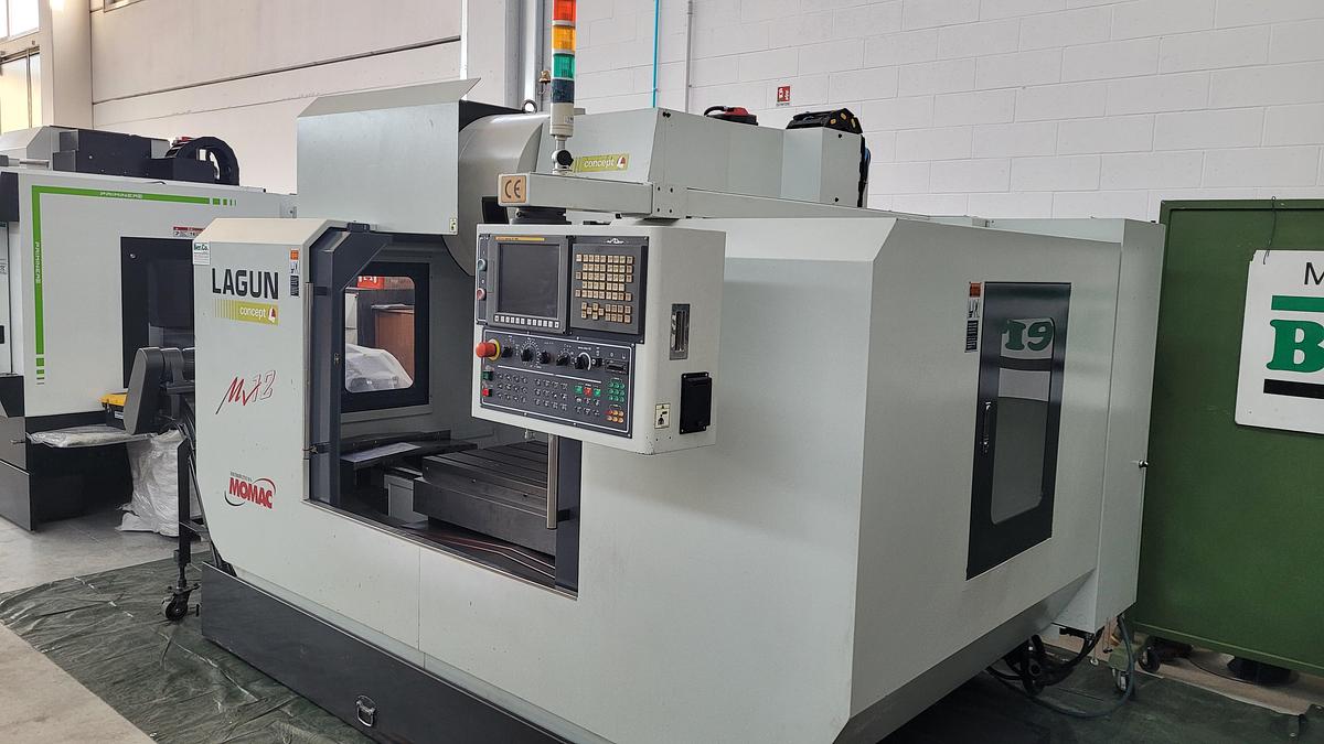 Usato Centro di lavoro verticale LAGUN LEAN MACHINERY MV 12 | 1200x600x600 | CNC Fanuc