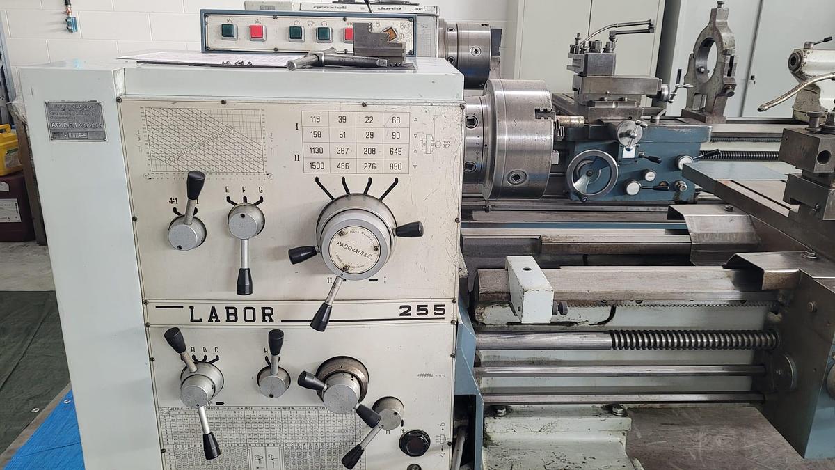 Usato Tornio parallelo PADOVANI LABOR 255x1500x78