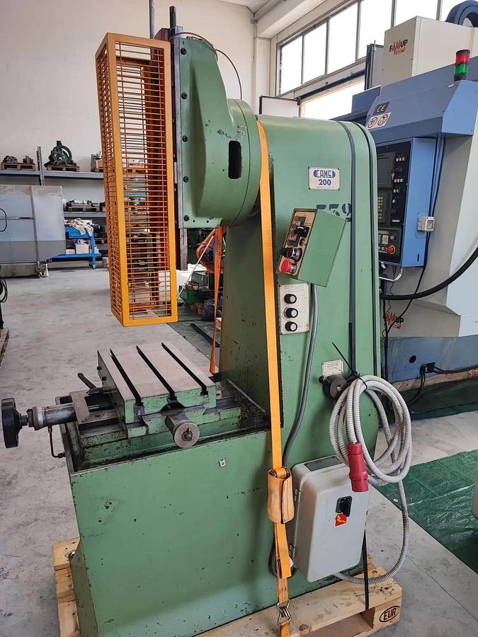 Usato Stozzatrice automatica verticale CAMS 200 SAC