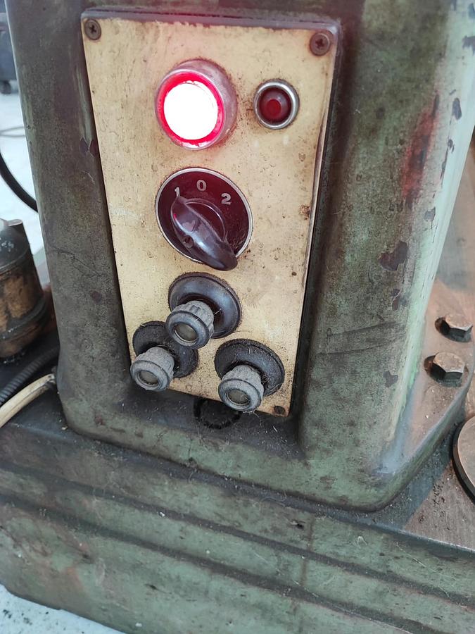 Usato Trapano radiale a bandiera MECOF 35C / 1000 completo di cubo inclinabile