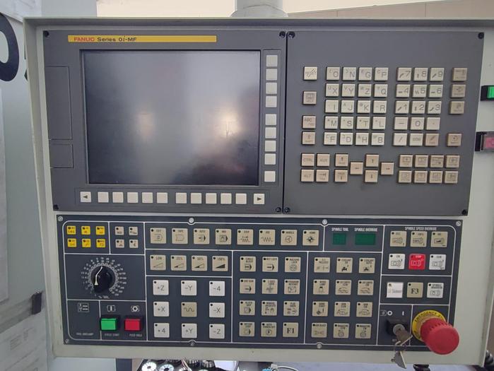 Usato Centro di lavoro verticale A.M.M. CLV 1050A