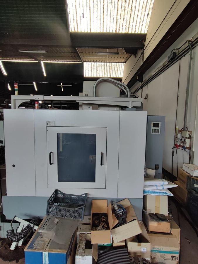 Usato Centro di lavoro verticale SHE HONG VMC 1600