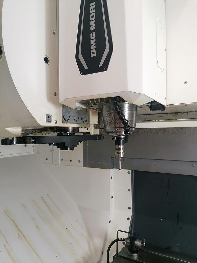 Usato Centro di lavoro verticale DMG MORI M1 | 550x550x510 | CNC Siemens