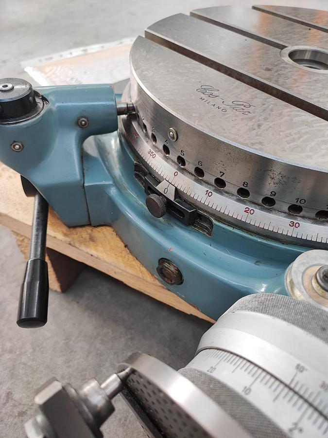 Usato COS-PAR tavola girevole manuale diam.320mm, completa di dischi forati e manuale