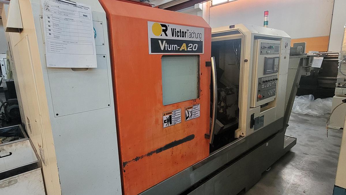 Tornio 2 assi VICTOR VTURN A20 | CNC Fanuc