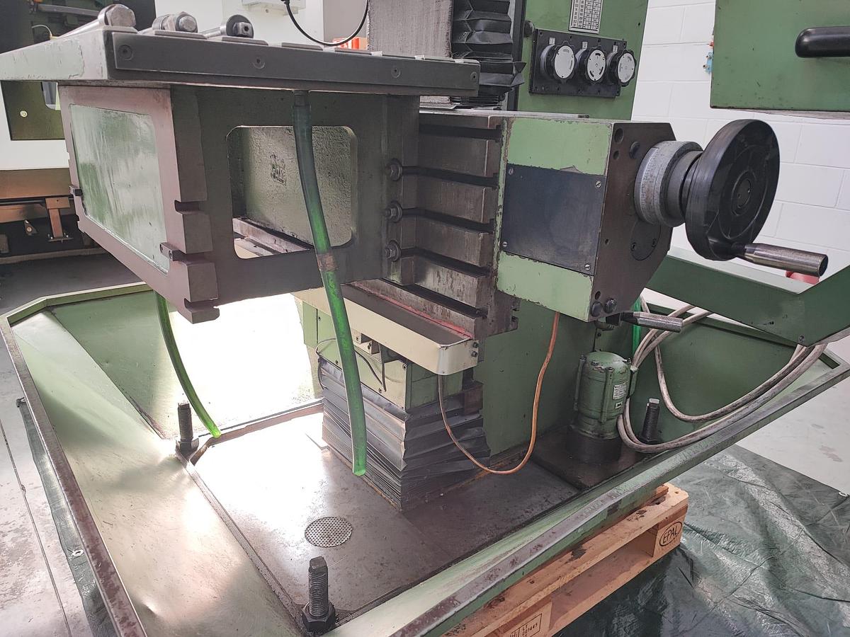 Usato Fresatrice universale verticale INFRATIREA FUS32 | 560x320x400 | Visualizzata + PERIZIA