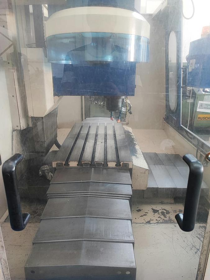 Usato Centro di lavoro verticale DART VMC 800 | 800x500x450 | CNC Fanuc