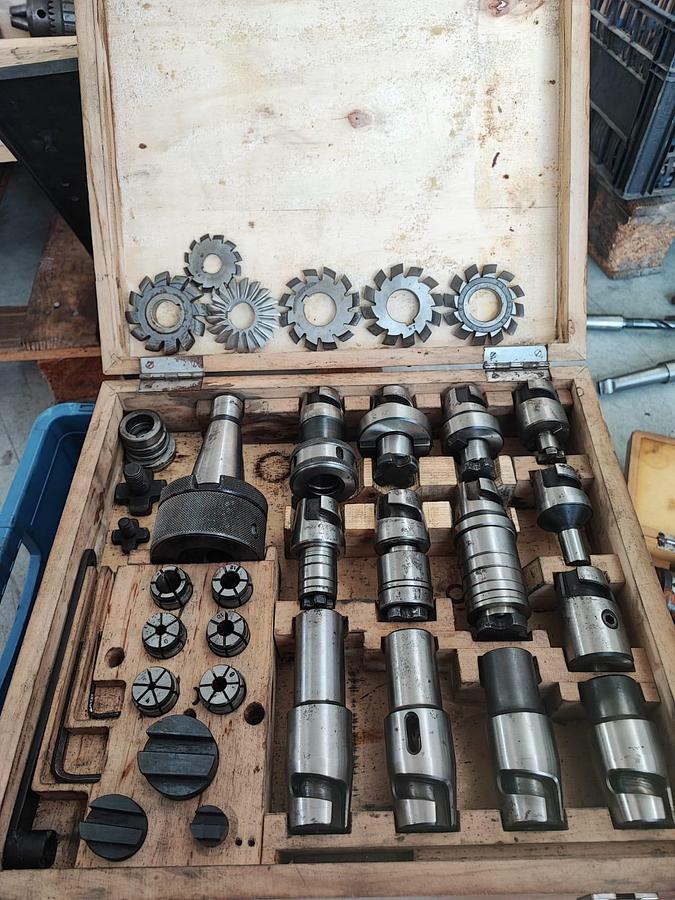 Usato BAKUER attacco a sgancio rapido, cono ISO 40, con cassetta completa di testine
