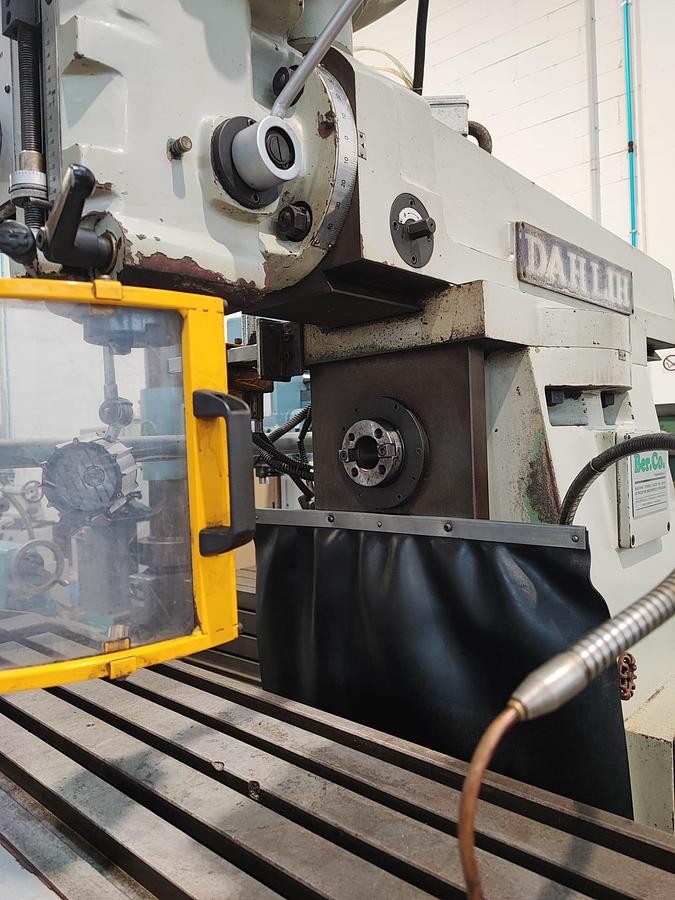 Usato Fresatrice a testa veloce DAHLIH DL-GH950 | 950x350x470 | Visualizzata