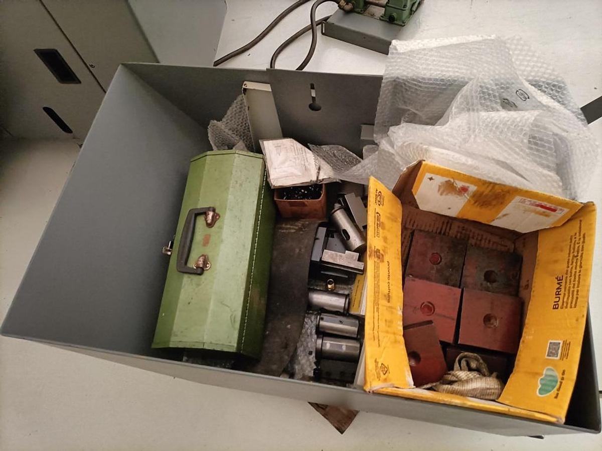 Usato Tornio motorizzato HYUNDAI KIA SKT 250M