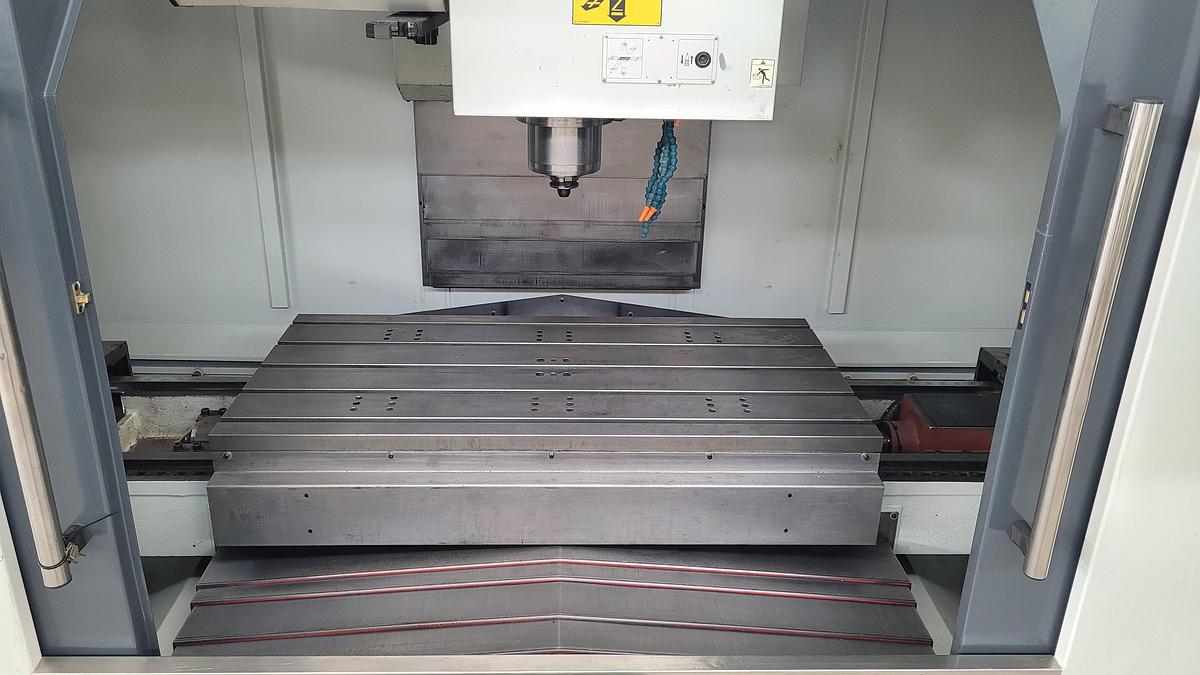 Usato Centro di lavoro verticale LAGUN LEAN MACHINERY MV 12 | 1200x600x600 | CNC Fanuc