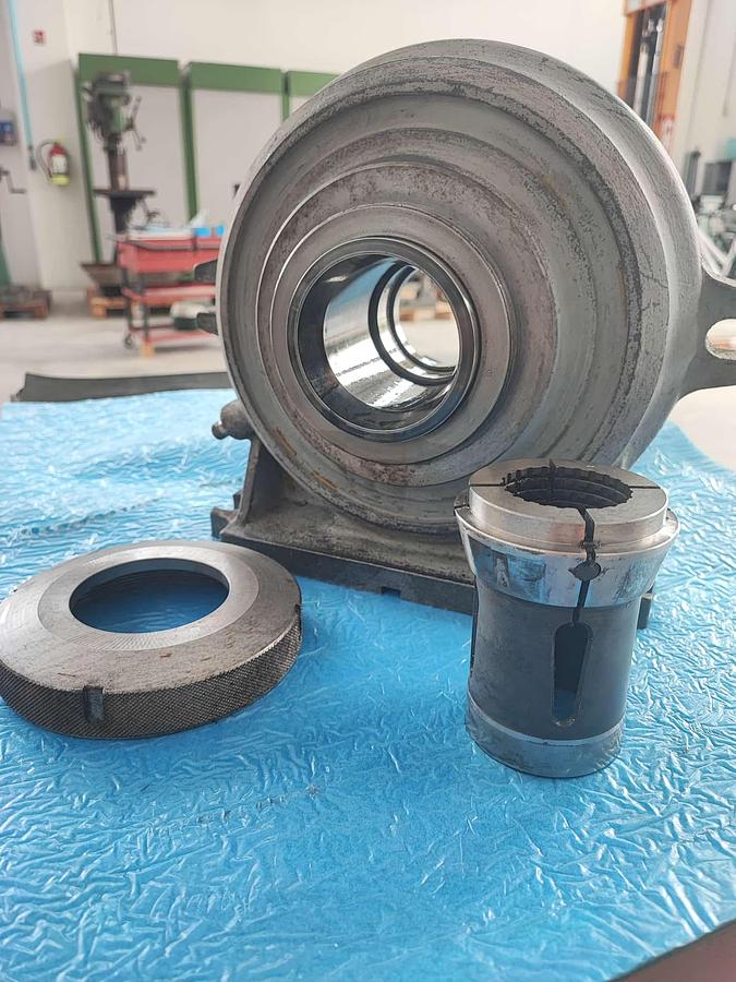 Usato Base statica pneumatica orizzontale/verticale, passaggio barra 60mm