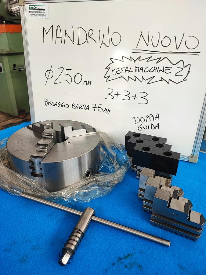 Usato METALMACCHINE2 250 (NUOVO) mandrino doppia guida, 3+3+3 griffe + flangia cam-lock 6"