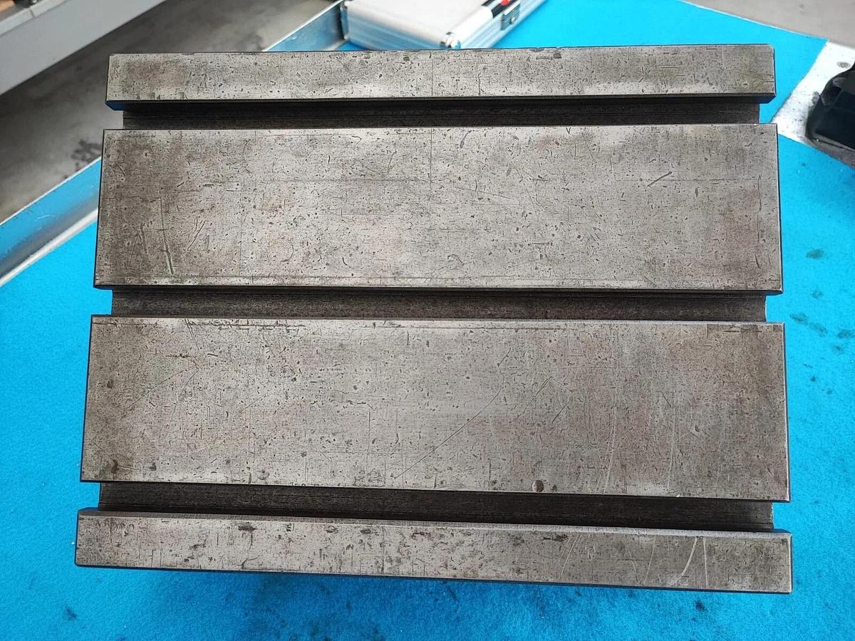 Usato CUTER tavola inclinabile a 90° dim. 350x270 per fresatrici e trapani