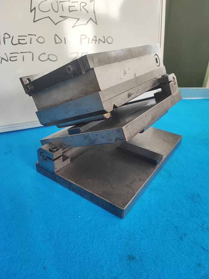 Usato CUTER barra seno doppio con piano magnetico 150x250 per rettifiche