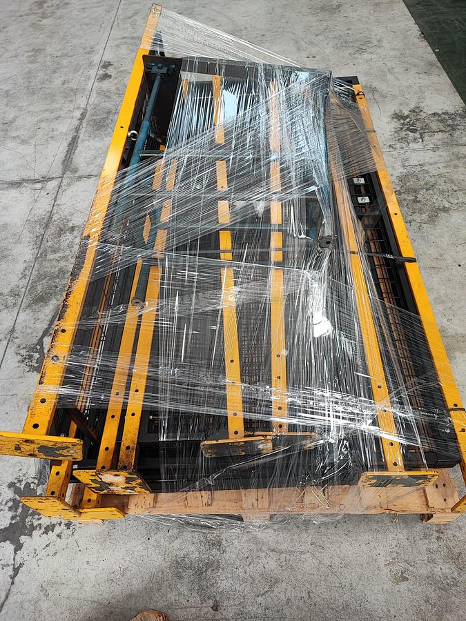 Usato Robot antropomorfo KUKA KR 16 completo di centrale di comando KRC2