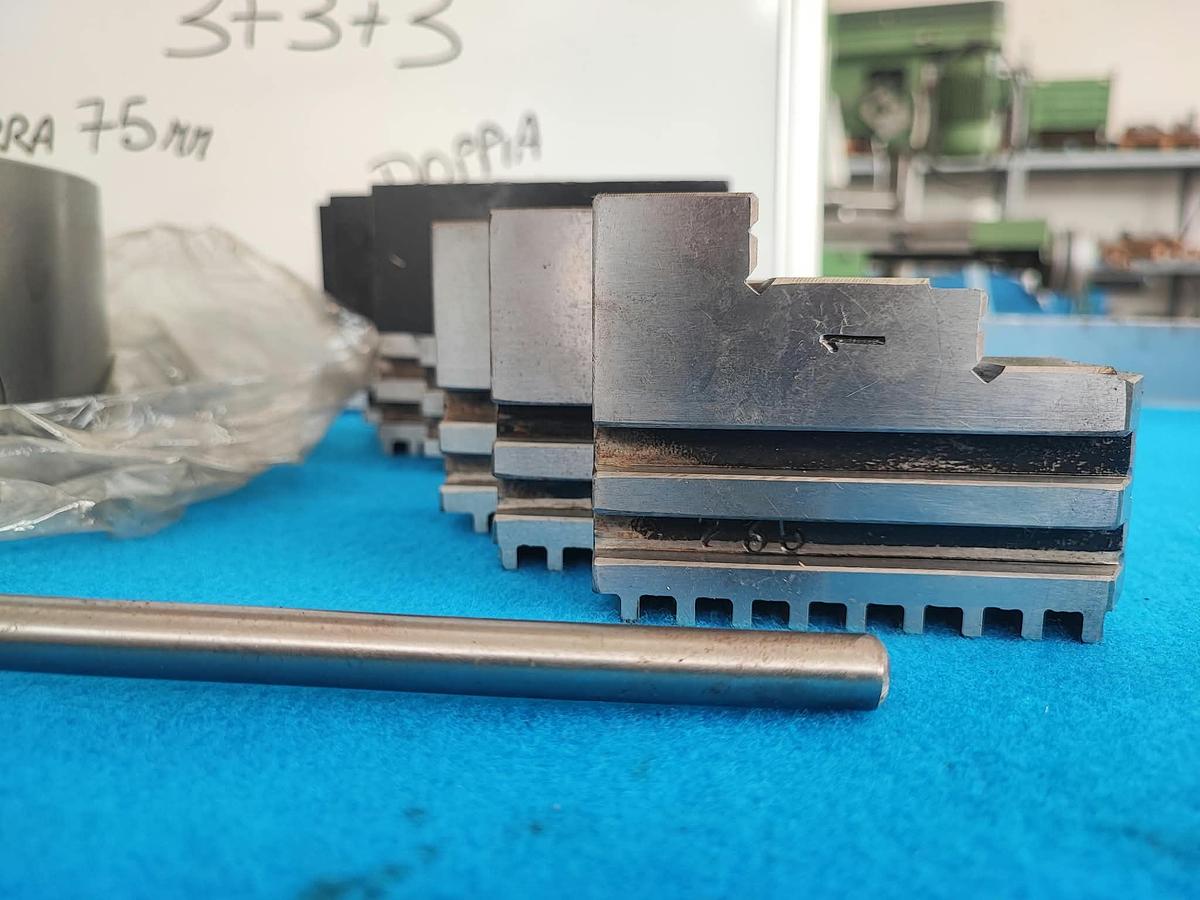 Usato METALMACCHINE2 250 (NUOVO) mandrino doppia guida, 3+3+3 griffe + flangia cam-lock 6"
