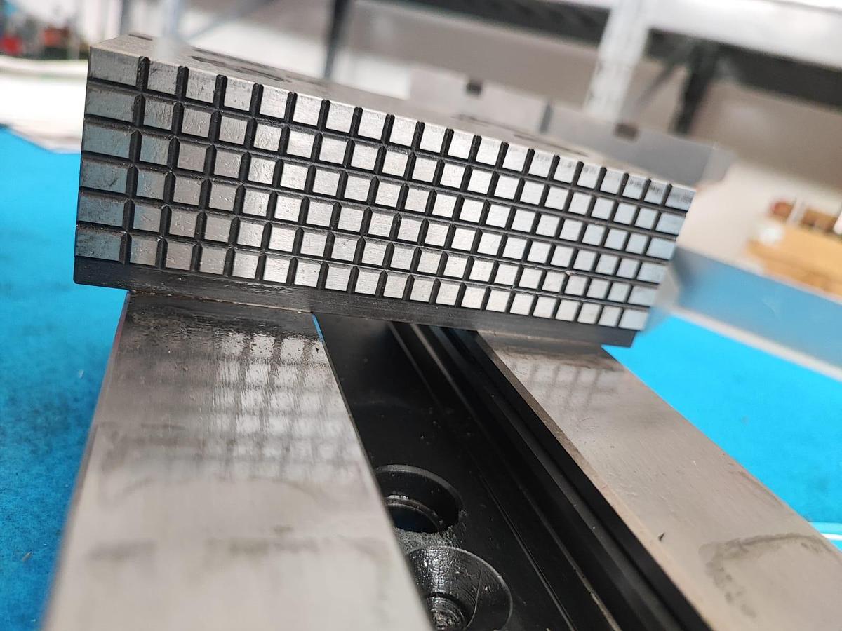 Usato CUTER morsa 300x150mm per fresatrice e centri di lavoro con chiave e tasselli