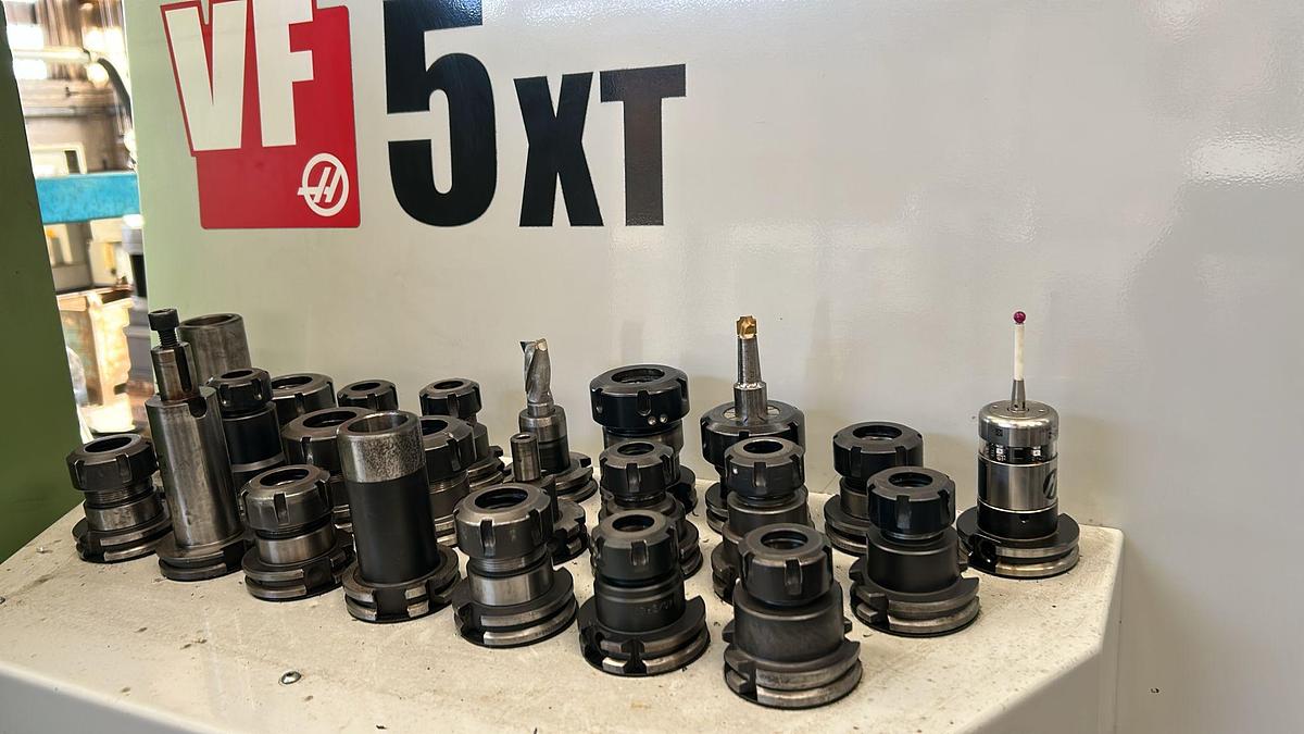 Usato Centro di lavoro verticale HAAS VF5XT | 1050x550x550