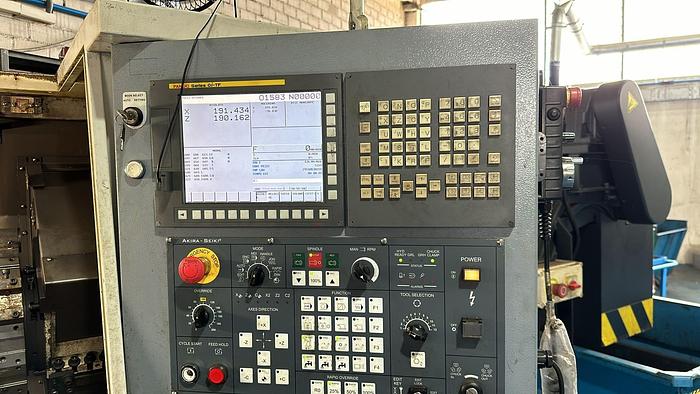 Usato Tornio CNC a due assi AKIRA SEIKI SL25