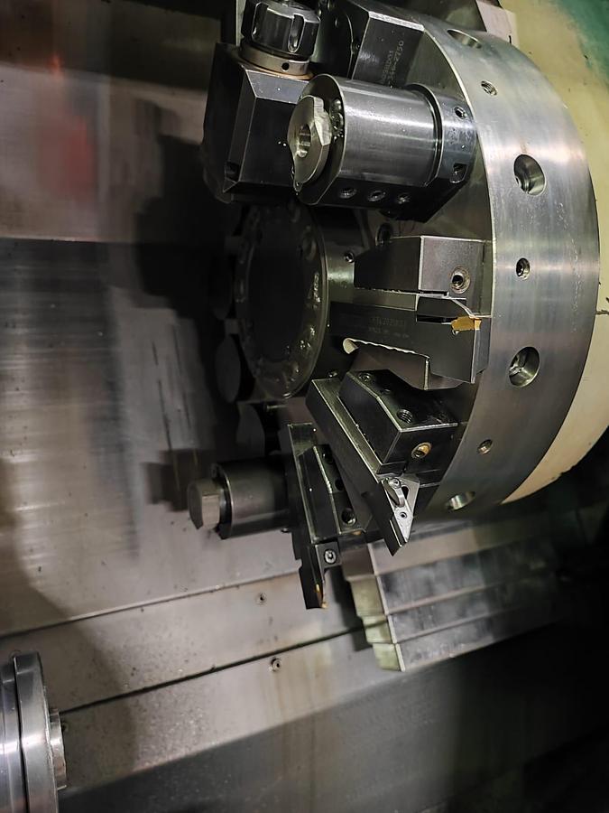 Usato Tornio motorizzato HYUNDAI HIT 160M con caricatore BOSS 545 | CNC Fanuc