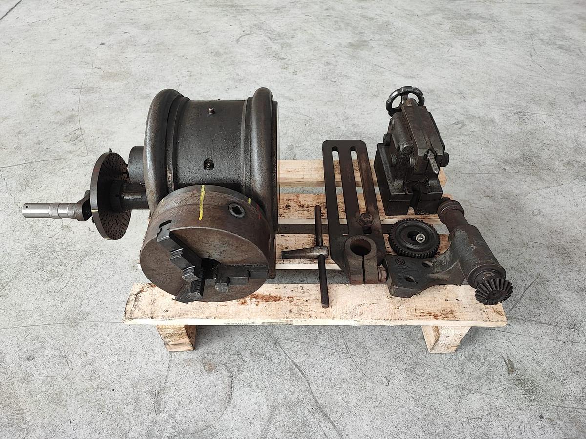 Usato Divisore universale Italiano, altezza punte 150mm, completo di contropunta