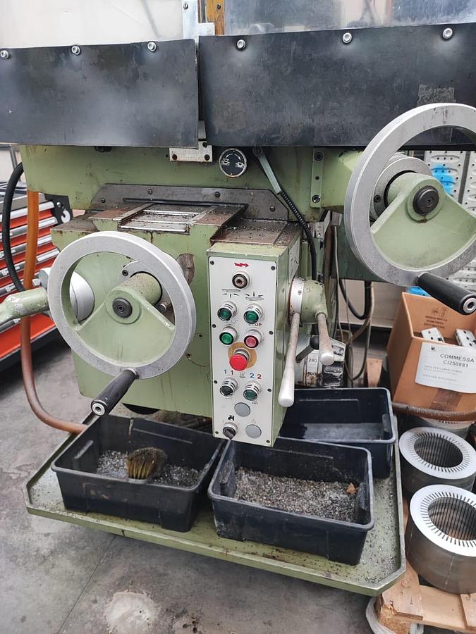 Usato Fresatrice a testa veloce PARPAS FV-A | 800x400x450 | Visualizzata