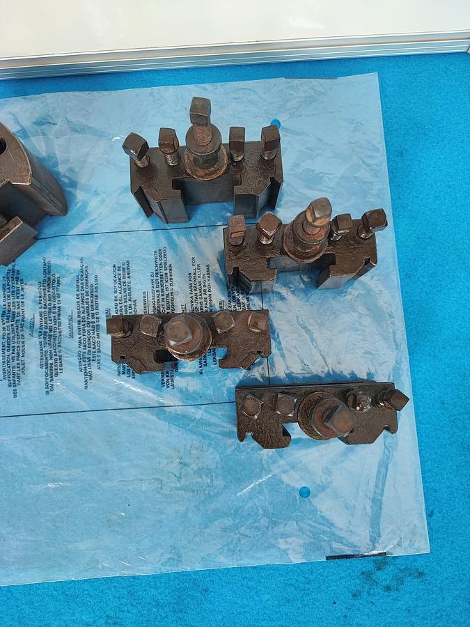 Usato GFB torretta singola tipo A completa di 4 cartelle porta utensili, quadro da 20