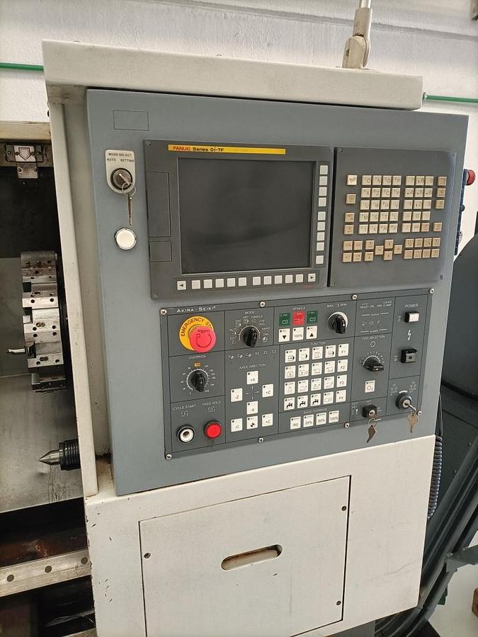 Usato Tornio CNC a 2 assi AKIRA SEIKI SL 25