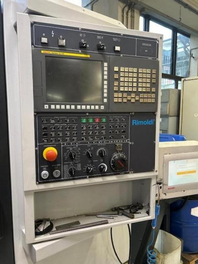 Usato Tornio motorizzato GOODWAY GLS-2000LYS con contromandrino + asse Y | CNC Fanuc