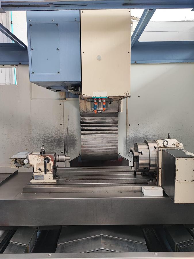 Usato Centro di lavoro verticale FAMUP MC100 EVOLUTION + 4° ASSE | 1000x500x600 | CNC Fanuc