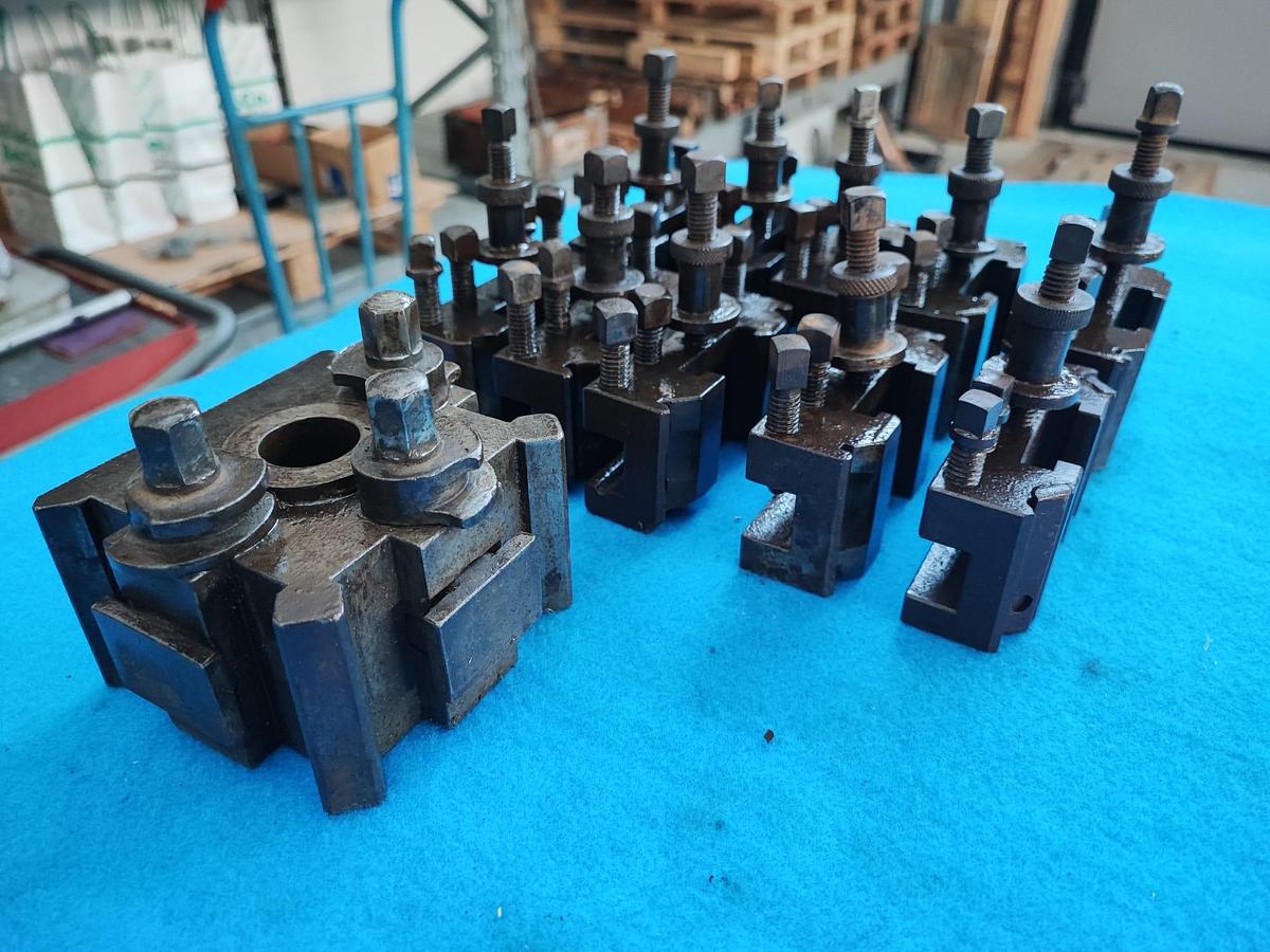 Usato Torretta porta utensili tipo A, completa di 10 cartelle, quadro da 20mm