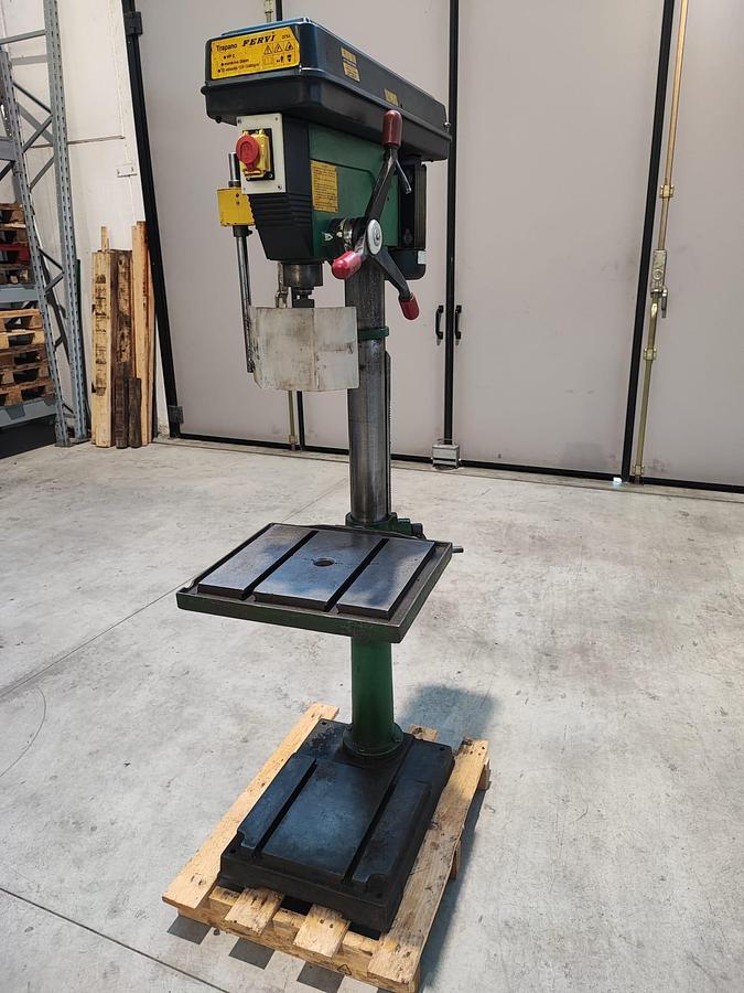 Usato Trapano a colonna FERVI 0754/400V con trasmissione a cinghia - tavola inclinabile