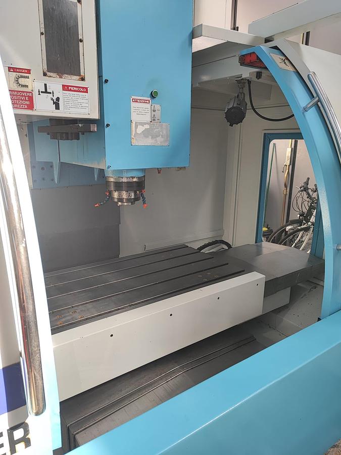 Usato Centro di lavoro verticale EUMA SPINNER EV 1020A | 1020x610x610 | CNC Siemens