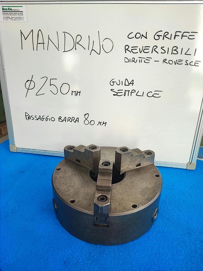 Usato MANDRINO 250 guida semplice, a 3 griffe reversibili