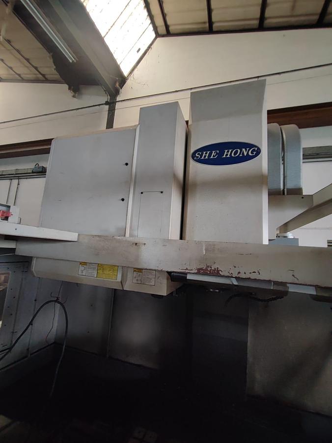 Usato Centro di lavoro verticale SHE HONG VMC 1600